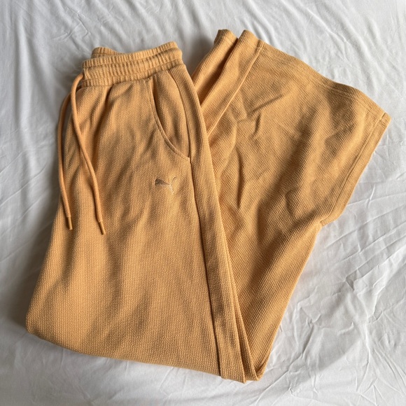 PUMA Women’s Comfort High-Waist Pants - Picture 4 of 5